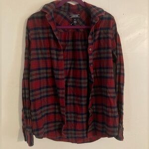 Women’s flannel Land’s End button up shirt red and green